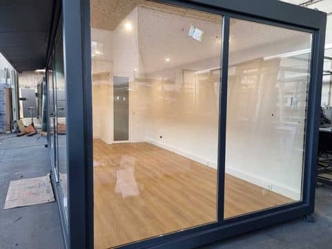 Casa contentor T2 com WC - acabamentos premium